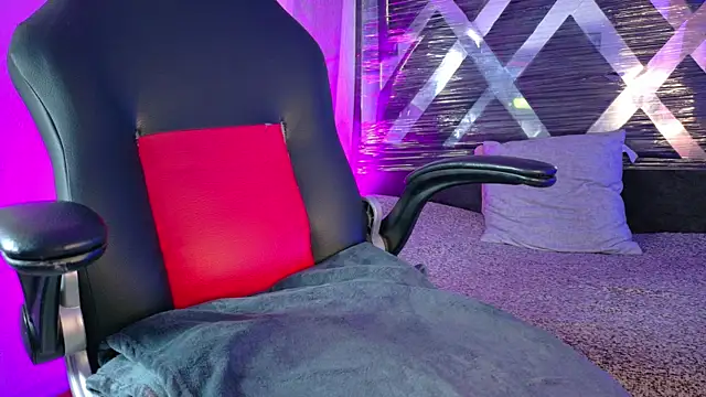 meggan 77 online show from April 5, 4:35 pm