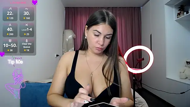 LinaSparks online show from April 1, 2:36 pm