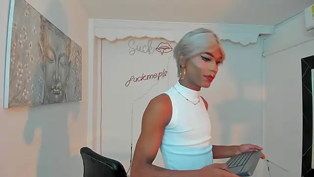 Snapshot of Keila_Mendoza chatting on June 28, 9:54 pm Keila Mendoza online show from June 28, 9:54 pm