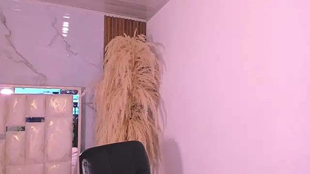 Keila Mendoza online show from March 8, 4:49 am