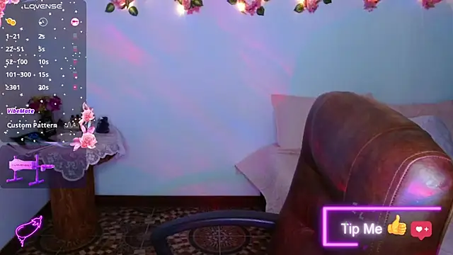 Snapshot of SofiaaCortes chatting on February 4, 6:36 am SofiaaCortes online show from February 4, 6:36 am
