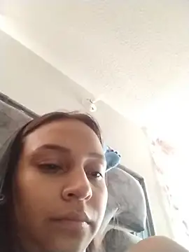 Snapshot of emma_ambar chatting on February 4, 9:10 pm emma ambar online show from February 4, 9:10 pm