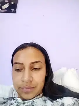 Snapshot of emma_ambar chatting on March 22, 6:11 am emma ambar online show from March 22, 6:11 am