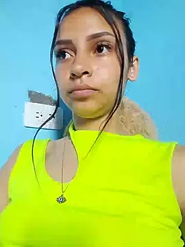 Snapshot of emma_ambar chatting on February 2, 7:46 pm emma ambar online show from February 2, 7:46 pm