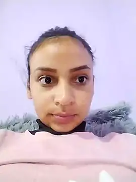 Snapshot of emma_ambar chatting on March 18, 1:13 am emma ambar online show from March 18, 1:13 am