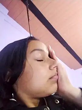 Snapshot of emma_ambar chatting on March 20, 1:35 am emma ambar online show from March 20, 1:35 am