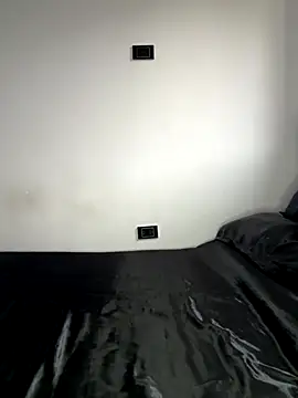  PhillipBrown online show from September 16, 11:44 am