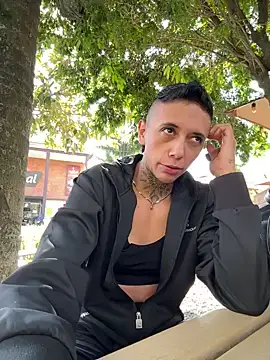  PhillipBrown online show from January 29, 2:21 pm