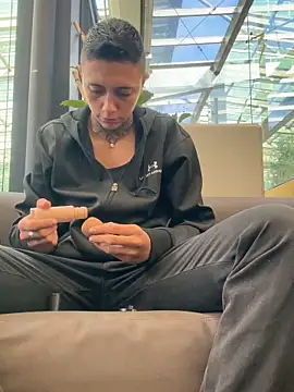  PhillipBrown online show from February 15, 1:16 pm