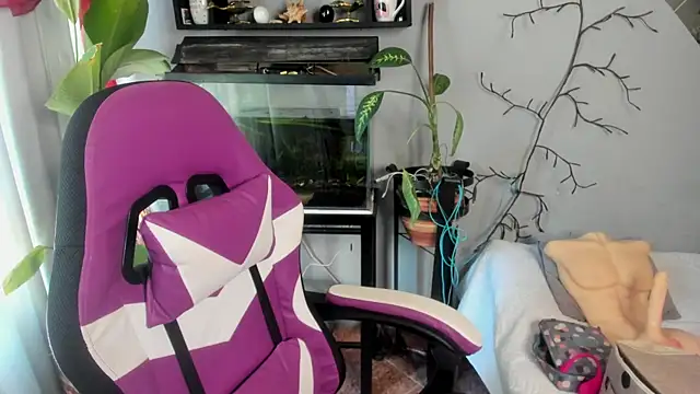 Snapshot of karen_mature69 chatting on September 23, 1:29 pm karen mature69 online show from September 23, 1:29 pm