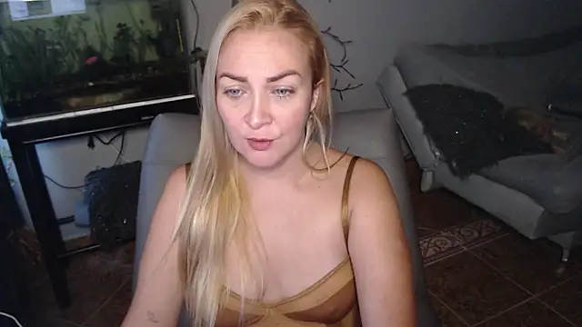 Snapshot of karen_mature69 chatting on March 12, 11:32 am karen mature69 online show from March 12, 11:32 am