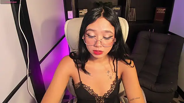 Snapshot of LilahAsh chatting on January 16, 3:34 pm LilahAsh online show from January 16, 3:34 pm