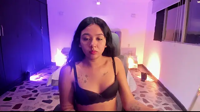 Snapshot of LilahAsh chatting on January 6, 4:26 am LilahAsh online show from January 6, 4:26 am