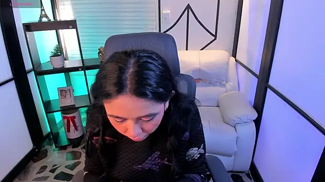 Snapshot of LilahAsh chatting on January 31, 1:12 pm LilahAsh online show from January 31, 1:12 pm