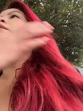 Snapshot of lia_moon77 chatting on December 4, 6:40 pm lia moon77 online show from December 4, 6:40 pm