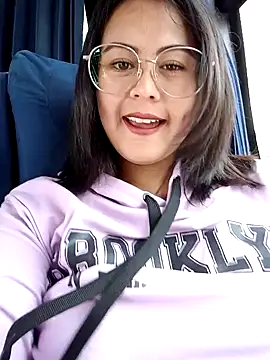 Snapshot of lara_moon25 chatting on December 24, 3:26 pm lara moon25 online show from December 24, 3:26 pm