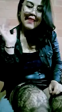 Snapshot of lara_moon25 chatting on January 1, 12:11 am lara moon25 online show from January 1, 12:11 am