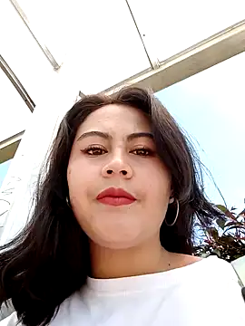 Snapshot of lara_moon25 chatting on January 19, 4:04 pm lara moon25 online show from January 19, 4:04 pm