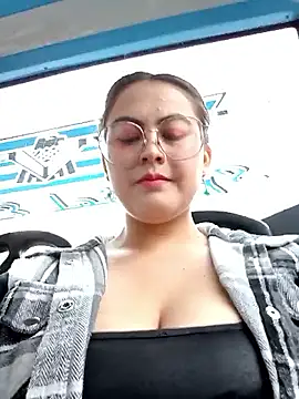 Snapshot of lara_moon25 chatting on September 28, 7:10 pm lara moon25 online show from September 28, 7:10 pm
