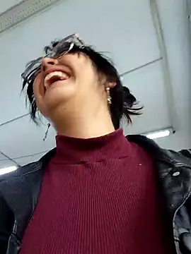 lara moon25 online show from November 29, 7:03 pm