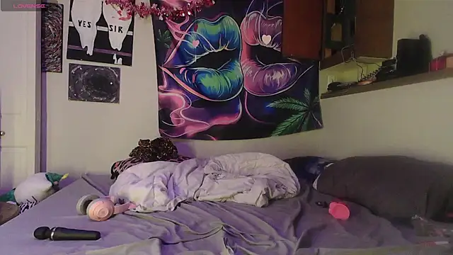 NovaLove2002 online show from February 24, 1:06 am