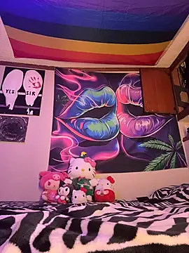 NovaLove2002 online show from December 14, 8:03 pm