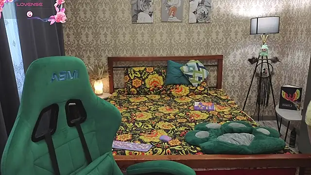 Lill Mary online show from March 14, 1:22 am