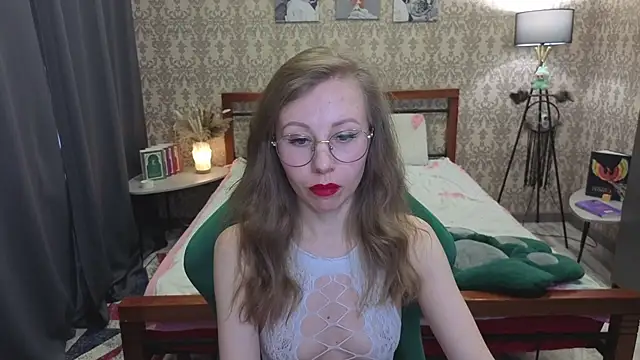 Lill Mary online show from April 7, 2:57 am