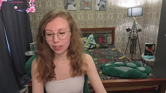 Lill Mary online show from March 1, 3:28 am