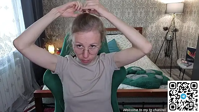 Lill Mary online show from June 11, 2:53 am