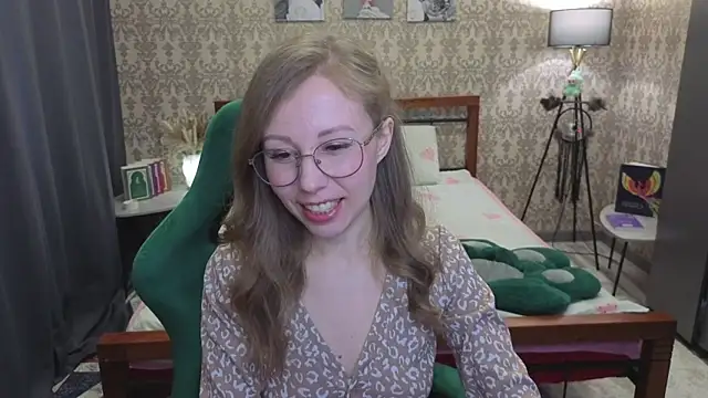 Lill Mary online show from April 10, 3:35 am