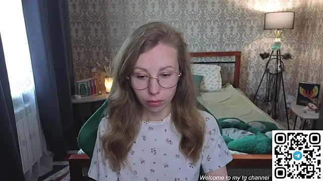 Lill Mary online show from April 28, 1:48 am