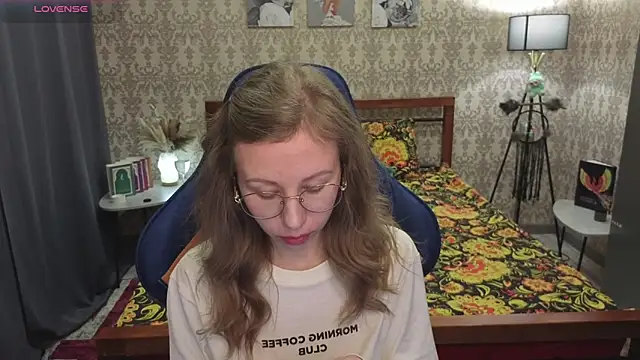 Lill Mary online show from February 6, 2:18 am