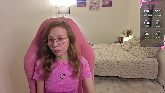 Lill Mary online show from November 17, 4:05 am