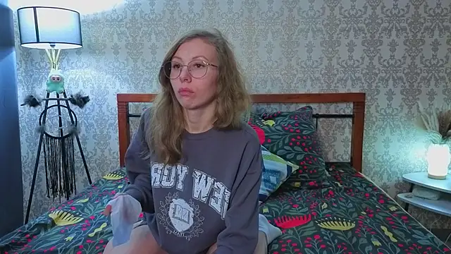 Lill Mary online show from December 3, 4:57 am