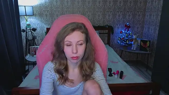 Lill Mary online show from December 17, 4:17 am