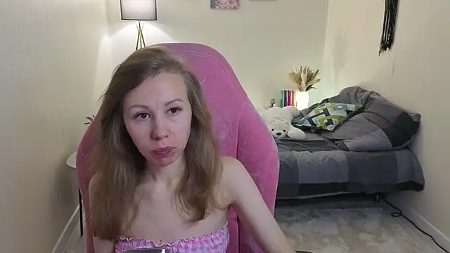 Snapshot of Lill_Mary chatting on October 12, 2:13 am Lill Mary online show from October 12, 2:13 am
