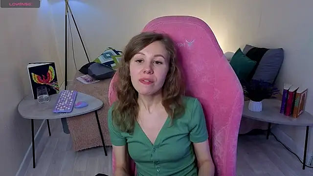 Snapshot of Lill_Mary chatting on February 15, 5:30 am Lill Mary online show from February 15, 5:30 am