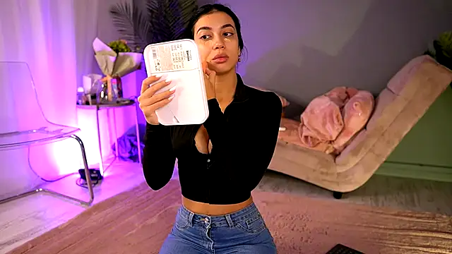 BetsyGonzale online show from September 25, 3:56 am