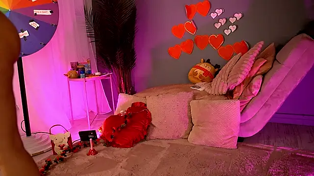 BetsyGonzale online show from February 13, 6:13 am