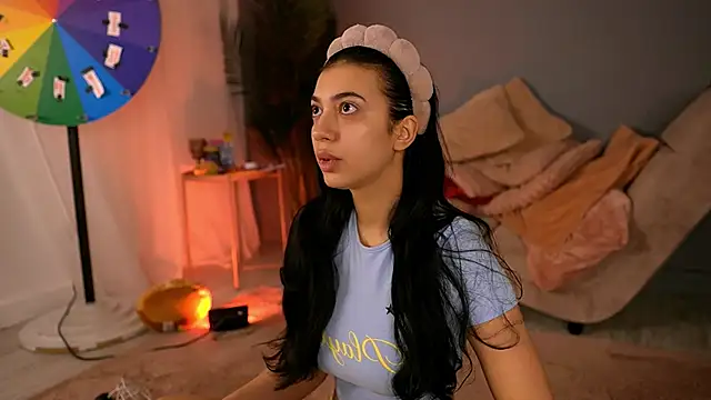 BetsyGonzale online show from March 5, 4:53 am