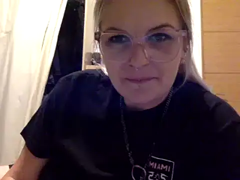 Snapshot of vanillesoumise chatting on September 14, 7:14 pm vanillesoumise online show from September 14, 7:14 pm