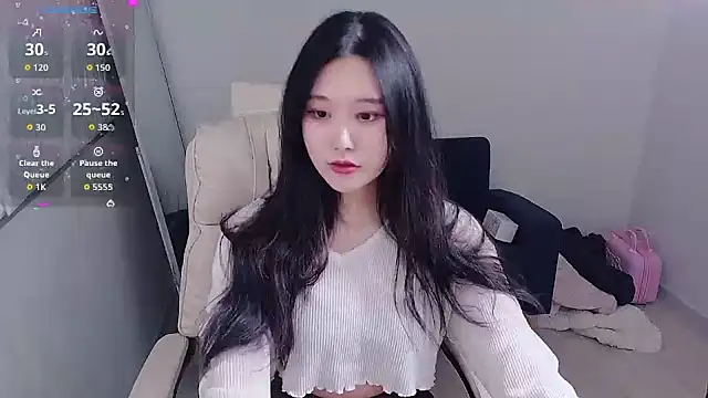 who Lilly online show from October 16, 2:03 pm