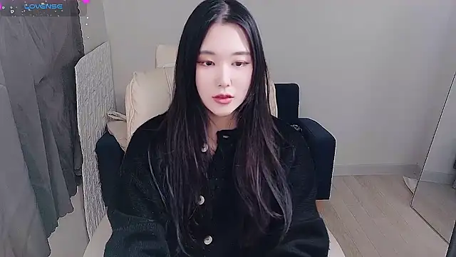 who Lilly online show from November 26, 1:00 pm