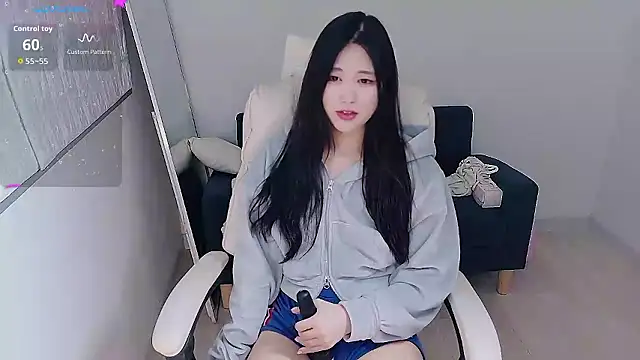 who Lilly online show from October 19, 9:12 am