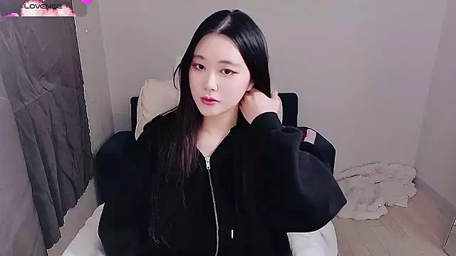 who Lilly online show from December 16, 12:09 pm