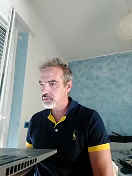 Snapshot of Marcolino183 chatting on September 16, 7:31 am Marcolino183 online show from September 16, 7:31 am