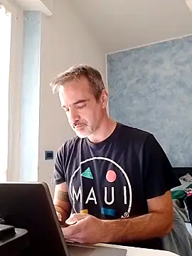 Snapshot of Marcolino183 chatting on March 10, 9:45 am Marcolino183 online show from March 10, 9:45 am