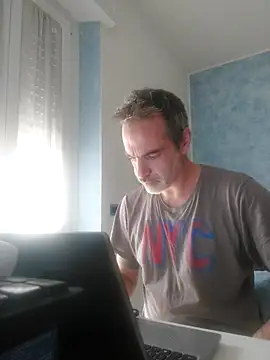 Snapshot of Marcolino183 chatting on March 18, 2:06 pm Marcolino183 online show from March 18, 2:06 pm