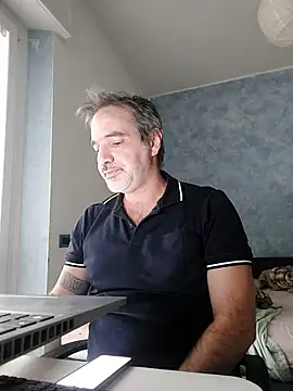 Snapshot of Marcolino183 chatting on January 13, 8:18 am Marcolino183 online show from January 13, 8:18 am